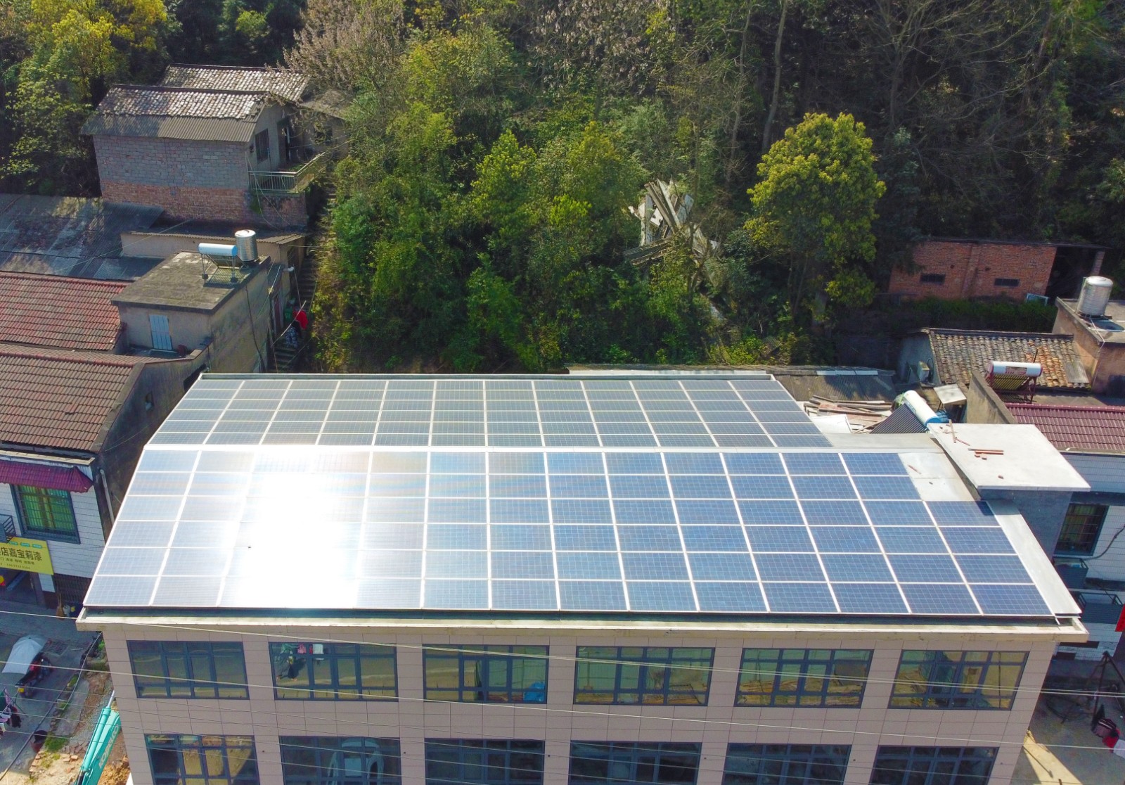 国家能源局：1-11月全社会用电量同比增添3.5%