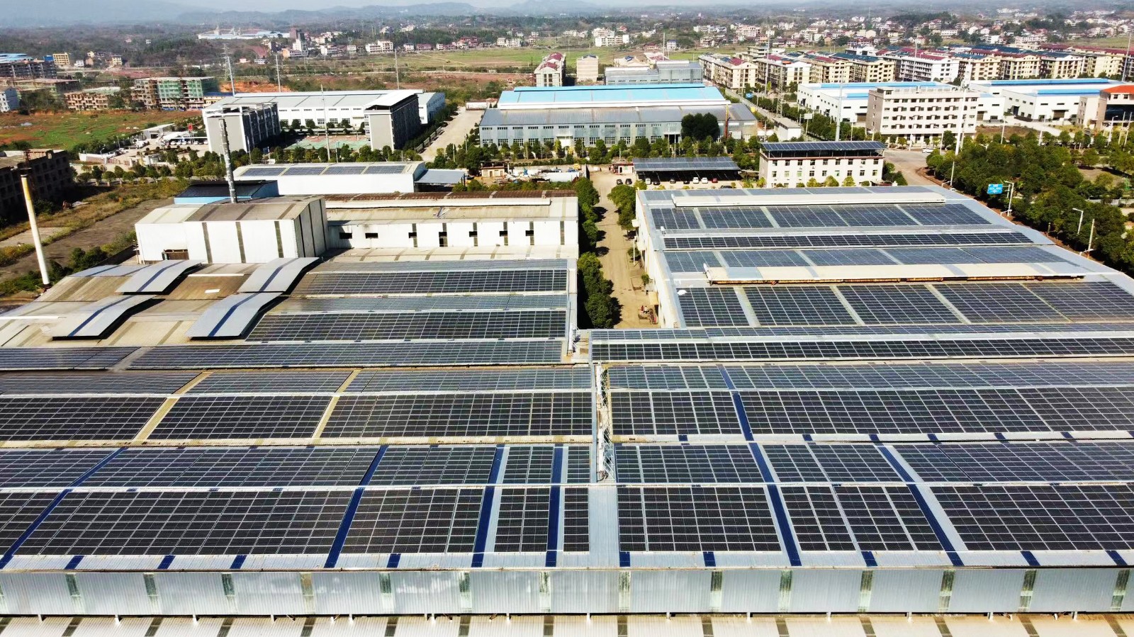 6月以来，室外温度居高不下！！多地供电主要，光伏电站或将为工商业企业带来“用电自由！！