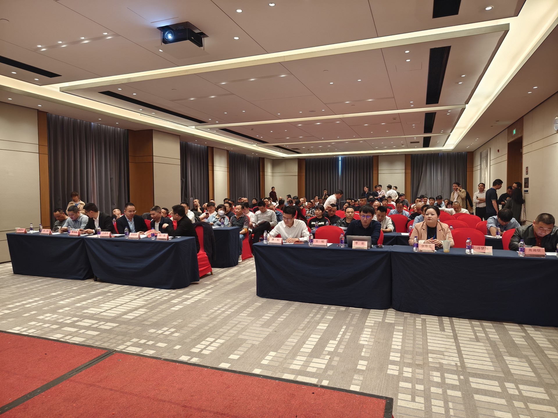 光伏电站_家用太阳能光伏发电_光伏发电署理加盟